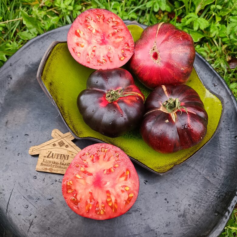 Lovely Lush (10 tomātu sēklas)